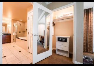 Las Vegas Strip Views! 2BR Suite at Signature MGM - 6