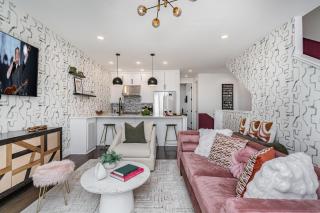 Melody Row-2 Unit Combo w/Hot Tub-Mins to Broadway - 0