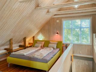 Airy Loft With South-Facing Balcony And Sea View - 8