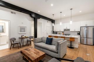 The Saddlery - Headliner - Walk to Broadway - 0