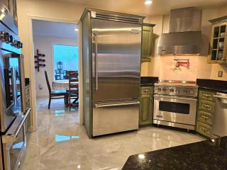 Mountain View Estate Forest Hot Tub Full Arcade - 1