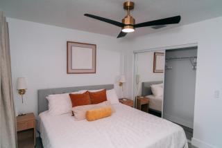 The Happy Corner - 1