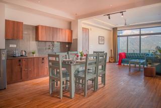 Host Jatin Lauxry pent house kasauli hill crest 7oI827o7o3 - 3