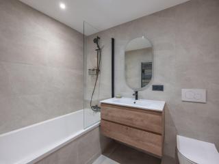 Appartement rénové 2 chambres, proche pistes, parking inclus - FR-1-566-85 - 4