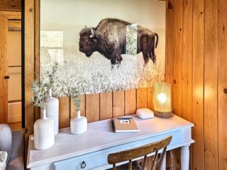 1930's Highlands Hideaway - 2