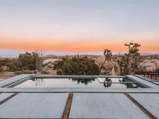 Luxury Villa Pool & Spa Looking Glass - 4