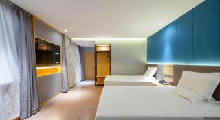 Green Tree Inn Urumqi San'gong Metro Station Exit - 2