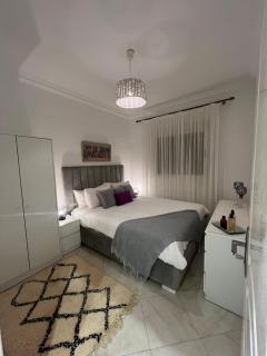 Central Tangier 2BR, Cozy, Near Beach and Airport - 5