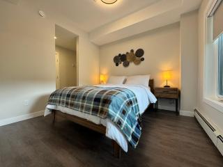 Paradise Point - Hot Tub & Mountain Views - 5