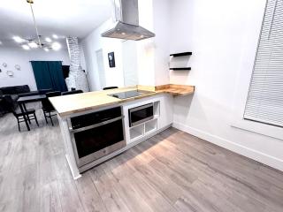 Stylish 3BR Minutes to Downtown and Stadium - 8