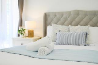 Casula cozy 3Br home with parking & WiFi - 7