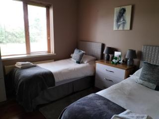 Stylish 4 bedroom house By The Sea - 7