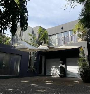 Modern studio apartment with solar - 0