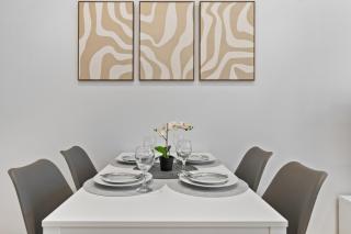 Inner City Apartment - Near Schönbrunn and Metro - Self Check-In - 7