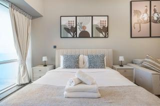 Luxury JLT Studio Lakeview Near Metro & Marina - 2