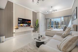Luxury JLT Studio Lakeview Near Metro & Marina - 6