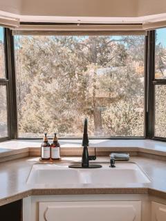 13-Acres, Epic Pool & Spa in Boulders Stone&Sky - 2