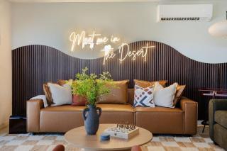 Pickleball, Pool, Hot Tub, Theater Desert Willow - 0