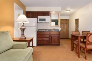 Country Inn & Suites by Radisson, Mankato Hotel and Conference Center, MN - 5