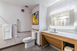 Comfort Inn & Suites - 1