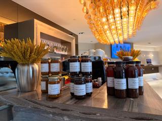 Hotel Residences at ACQUA Tower near Rockwell Makati - Manila - 4