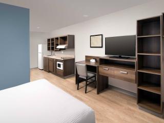 WoodSpring Suites Palm Springs - West Palm Beach - 1