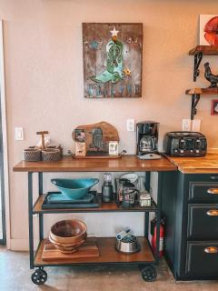 Walk into Joshua Tree Park, Huge Spa The Lodge - 2