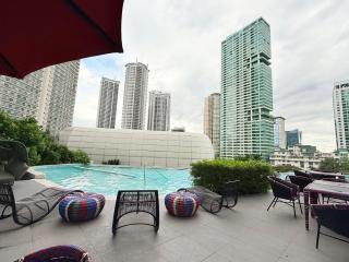 Hotel Residences at ACQUA Tower near Rockwell Makati - Manila - 1