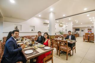 FabHotel Silver Inn I - 2