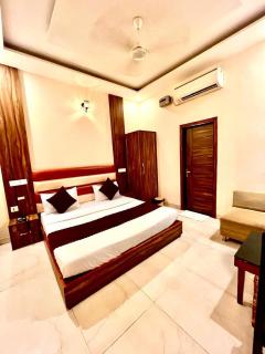 Hotel Wood-Crest !! Affordable, Cozy And Peaceful Stay !! - 9