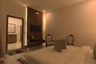 Signature Boutique Hotel Karachi - 1