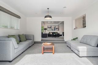 Tihi Time - Great Deck Spa Pool & Games Room - 4