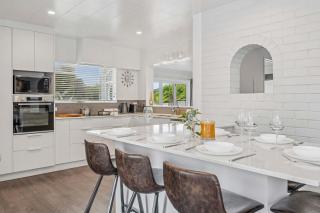 Tihi Time - Great Deck Spa Pool & Games Room - 4