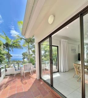 Bright Ocean Horizon Escape - 4