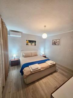 Tirana Heartstay! - 1