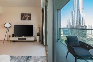 Stunning Full Burj Khalifa and Fountain View Apartment - 6
