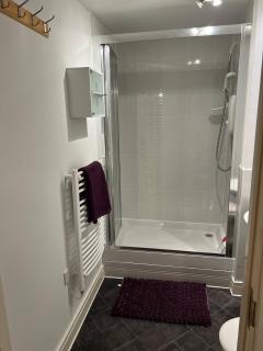 Newly Decorated Bijoux Studio Apartment -City Centre- Sleeps 2 - 3