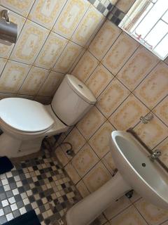 Mary's spacious and homely place - 2