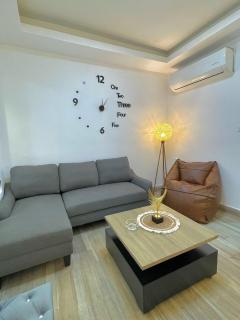 Classy studio with balcony - 9