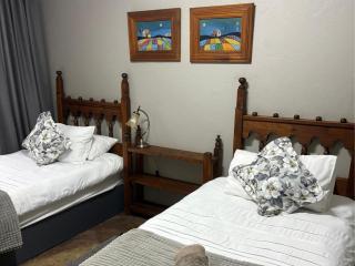 Hekpoort Rorymi Guest farm - 2