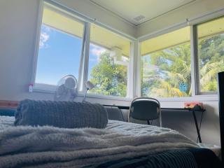 Bus Mac Uni Mac Centre Bright and Sunny - 9