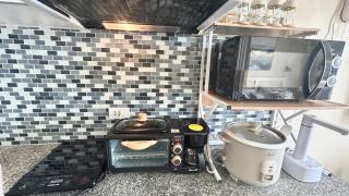 Studio Condo in IT Park with Fully equipped kitchen Fast WiFi Netflix - 8