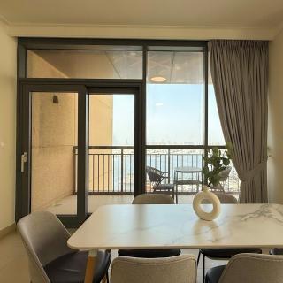 Spacious Luxury Apartment Stunning Creek Views Family Friendly - 1