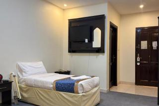 فندق درر الراشدية - 1