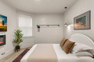 Glam Getaway Chic 2BR Retreat near Soulard - 3