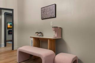 Glam Getaway Chic 2BR Retreat near Soulard - 4