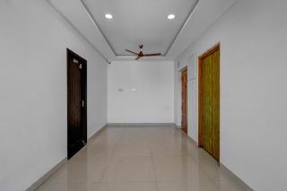 FabHotel Pavis Inn - 2