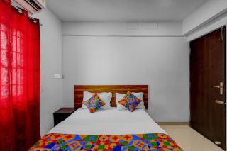 FabHotel Pavis Inn - 4