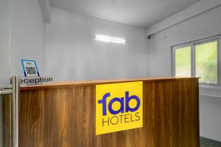 FabHotel Pavis Inn - 8