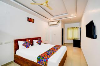 FabHotel Pushpa Grand - 9